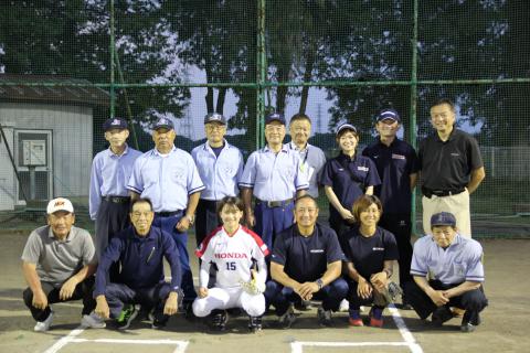 ソフトボール協会始球式集合写真